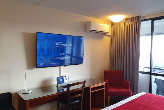 King Balcony Room | The Parnell Hotel & Conference Centre | Auckland