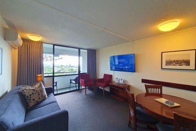 Two Bedroom Queen Room With Balcony | The Parnell Hotel | Auckland